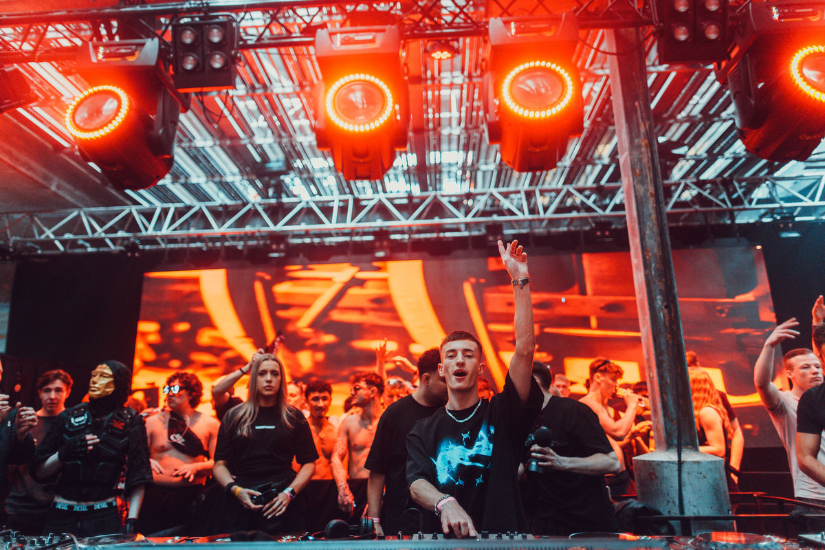 Loading... just a sec